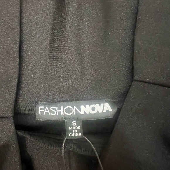 Women's Black High-Waisted Leggings - Picture 7 of 8